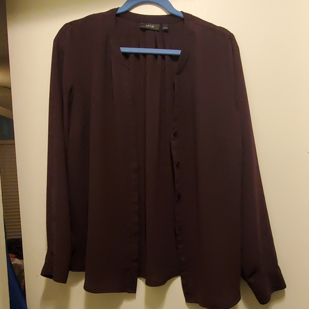 Long sleeve full no show button burgundy blouse
